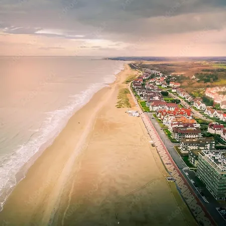 Penthouse With Large Sun Terrace Lägenhet Knokke-Heist